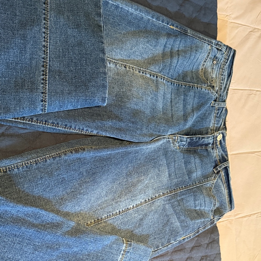Wide Leg Blue Jeans